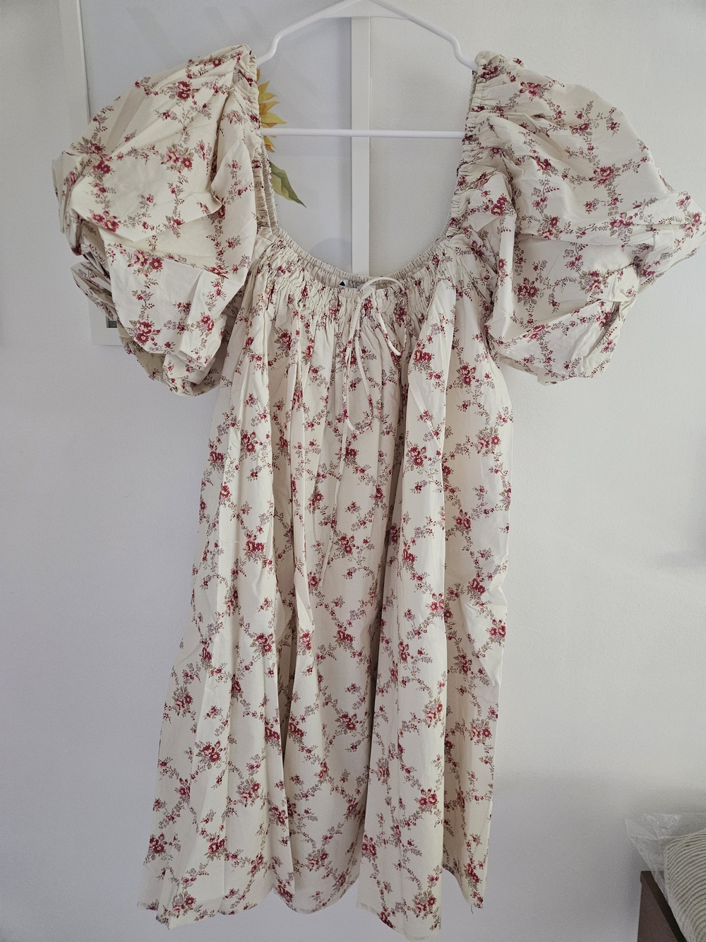 Women's Cream Floral Puff-Sleeve Dress